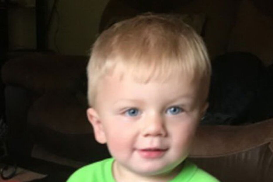 Menino foi encontrado numa zona de penhasco a 600 metros de casa