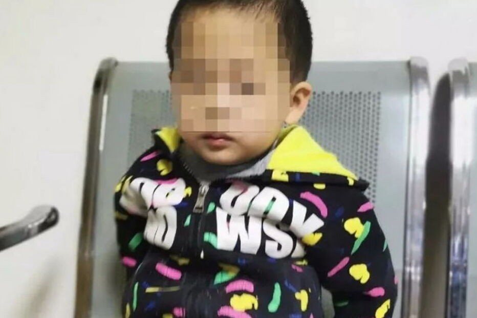 Filho autista abandonado pela mãe no restaurante KFC, na China