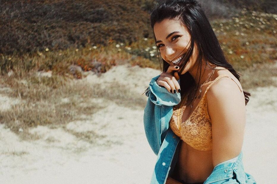 Carolina Carvalho.jpg