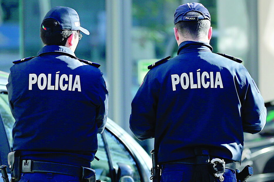 Patrulha da PSP agredida em Setúbal procurava provas sobre o furto de uma moto. Um polícia sofreu fratura da mão 