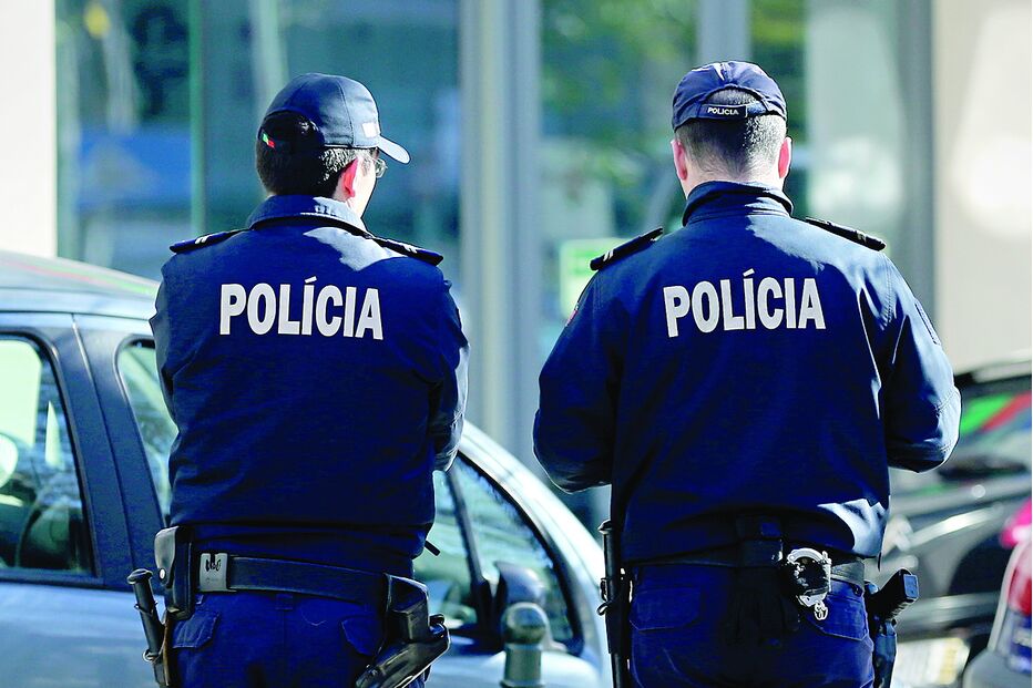 Patrulha da PSP agredida em Setúbal procurava provas sobre o furto de uma moto. Um polícia sofreu fratura da mão 