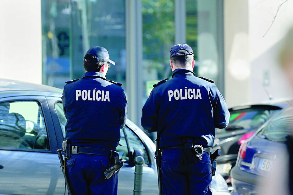 Patrulha da PSP agredida em Setúbal procurava provas sobre o furto de uma moto. Um polícia sofreu fratura da mão 