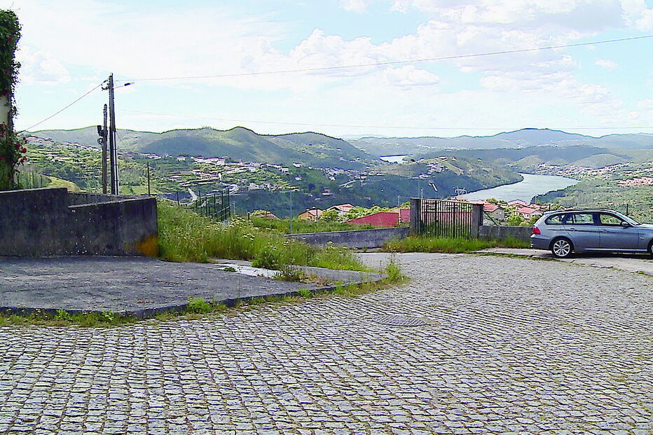 Assaltantes chegaram à rua onde mora a idosa e buzinaram, falando-lhe depois num pretenso aumento das reformas