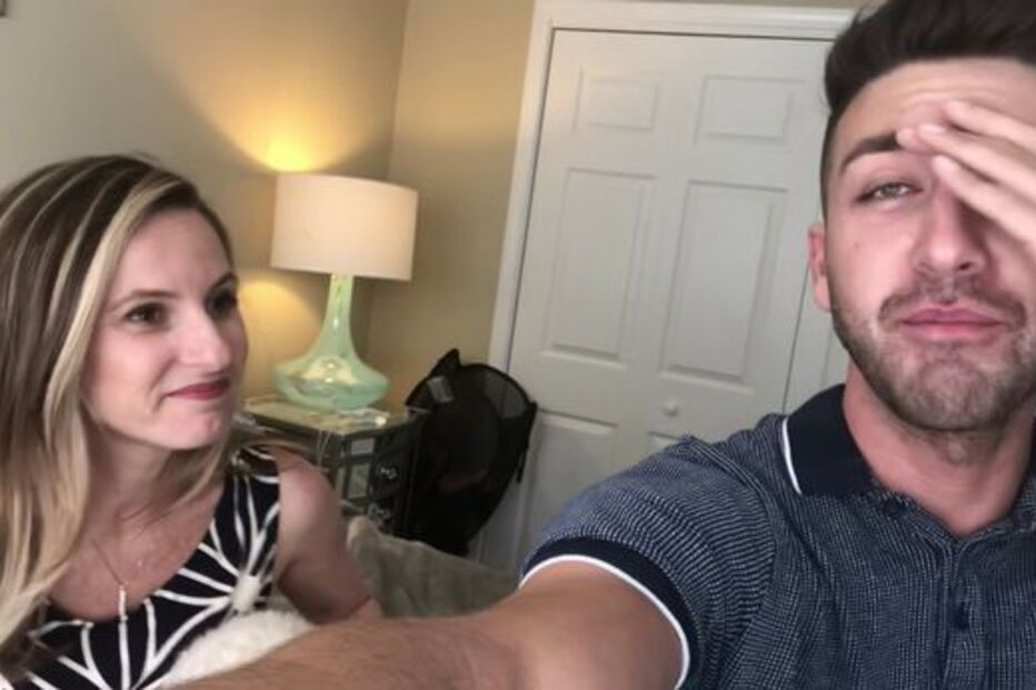 2019-05-18_13_44_12 0_YouTuber-kisses-his-mom-EW (1).jpg