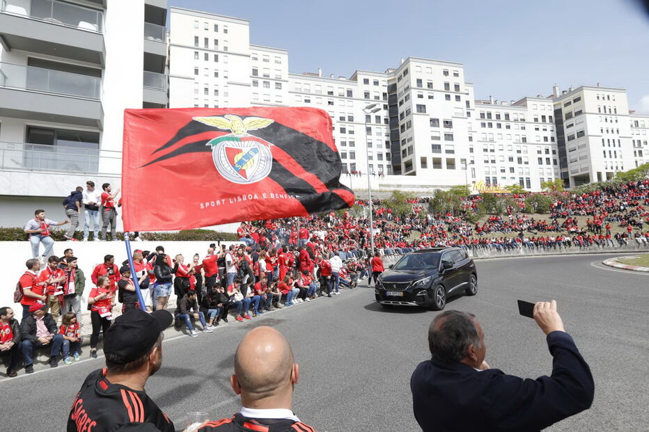 Adeptos fazem a festa antes do jogo entre Benfica e Santa Clara