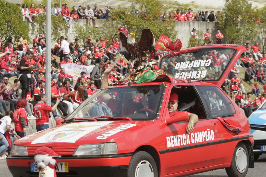 Adeptos fazem a festa antes do jogo entre Benfica e Santa Clara
