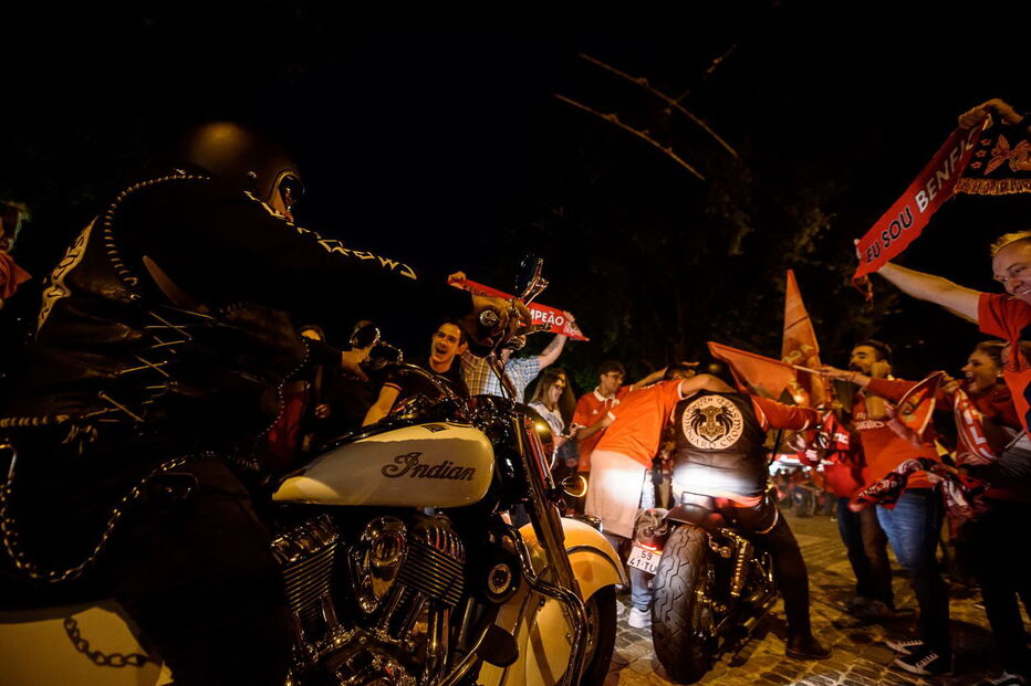 Adeptos comemoram título benfiquista em Coimbra