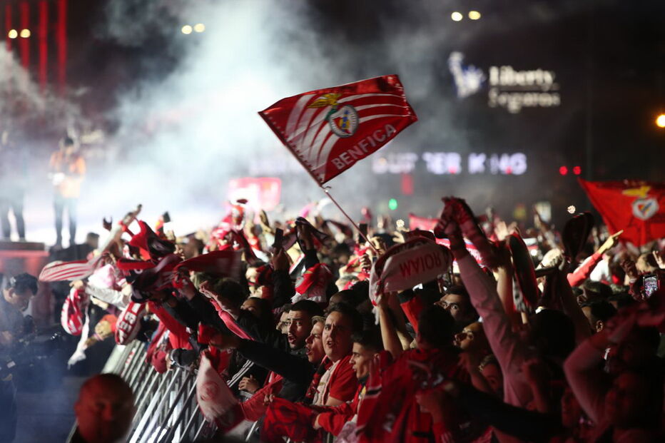 Adeptos comemoram título benfiquista em Lisboa