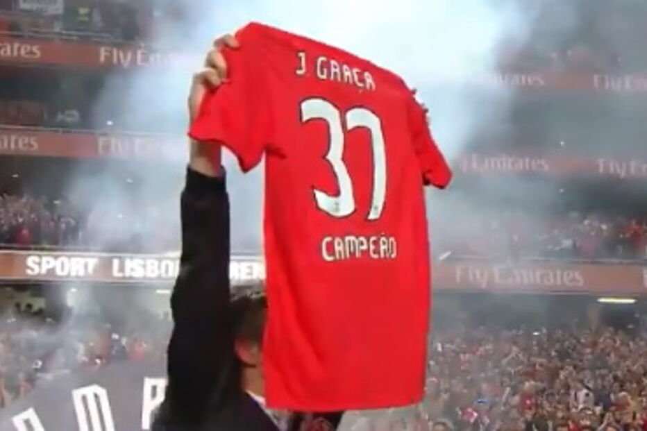  Bruno Lage levanta camisola com referência a Jaime Graça