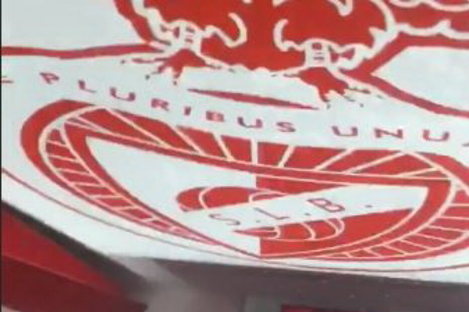 O guarda-redes Svilar utilizou as redes sociais para partilhar momentos da festa do título 