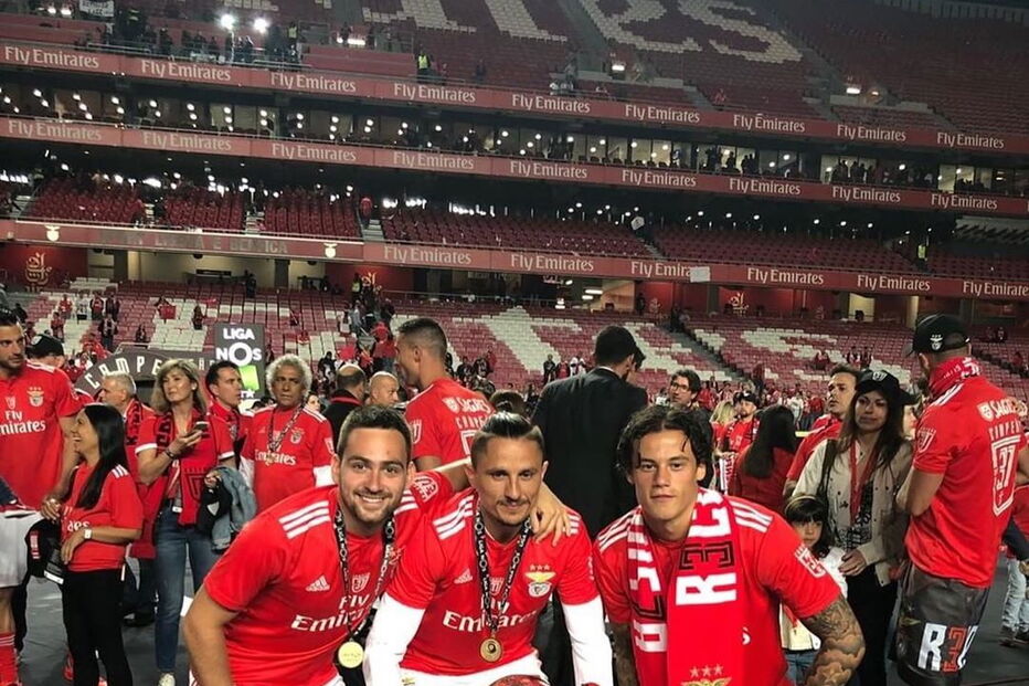 O guarda-redes Svilar utilizou as redes sociais para partilhar momentos da festa do título 