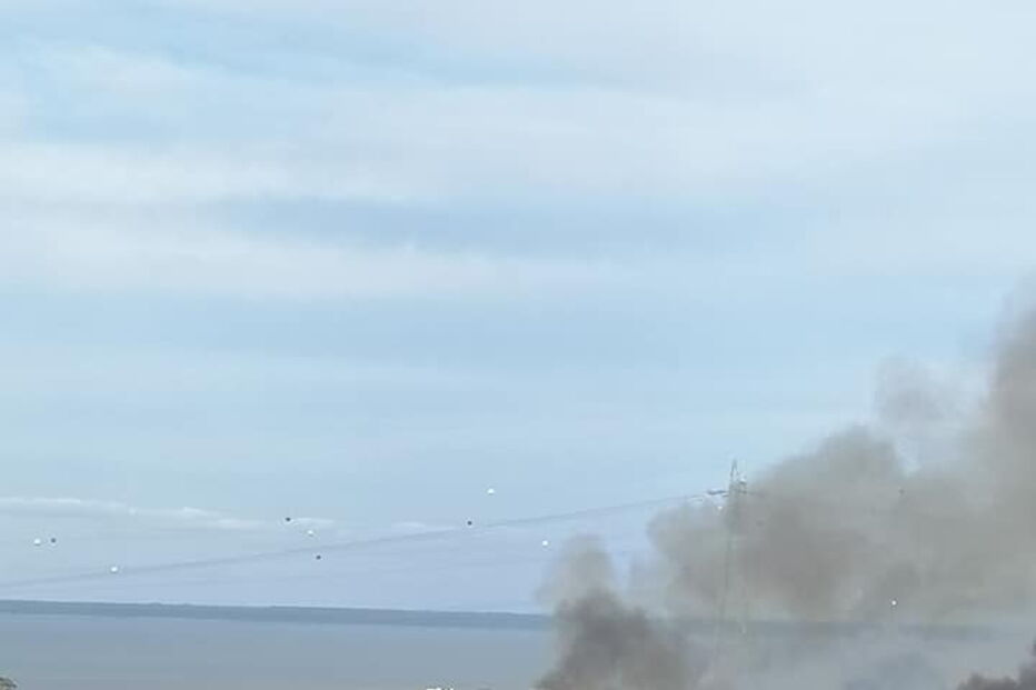 Incêndio consome zona de mato em Sacavém