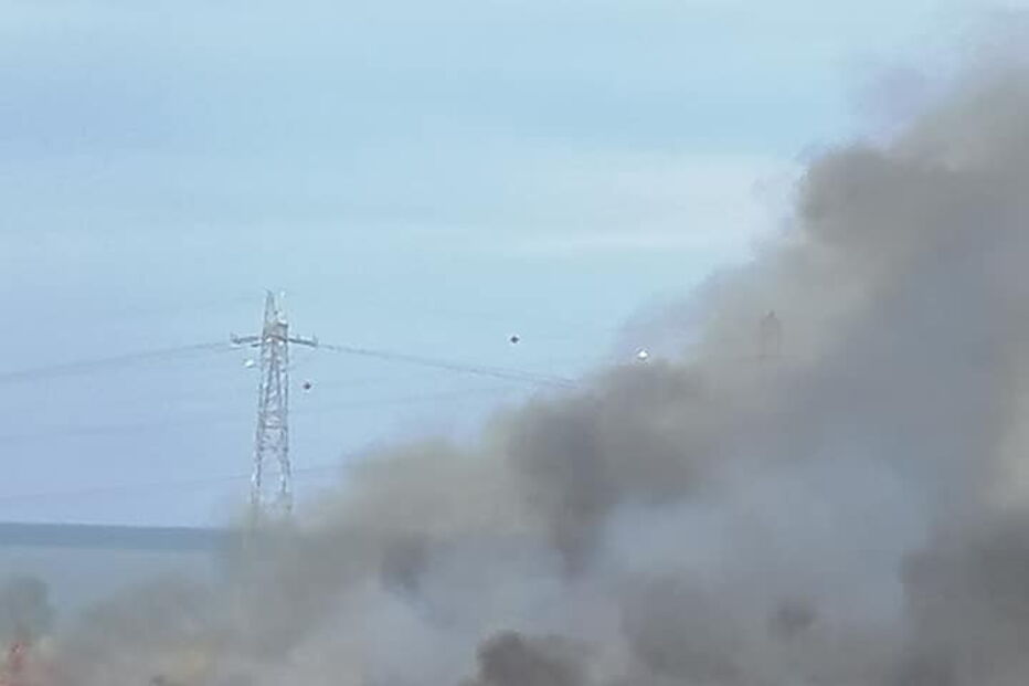 Incêndio consome zona de mato em Sacavém