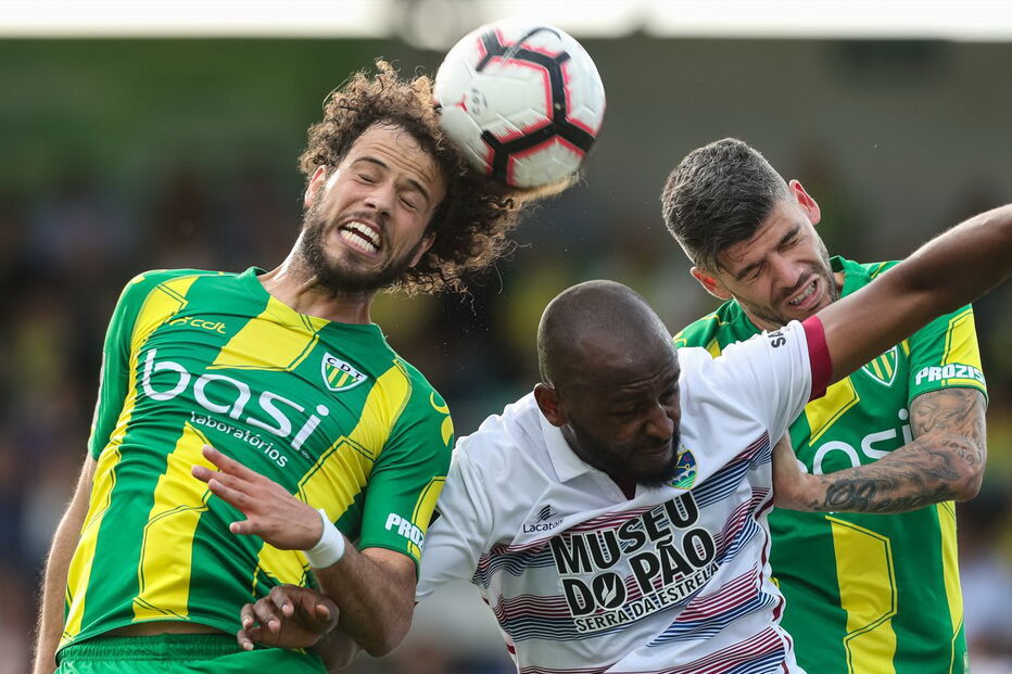 Tondela goleia Chaves e conquista permanência na Primeira Liga