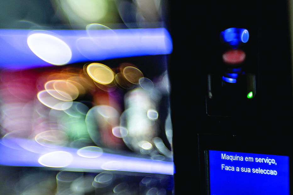 Máquinas cortaram com a venda de refrigerantes, bolos e salgados 