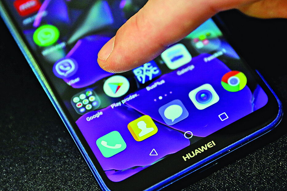 Smartphones já existentes vão continuar a aceder à loja Google Play mas não receberão novas versões do Android 