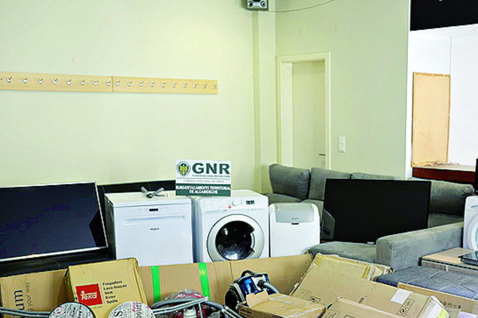 Material recuperado pela GNR 