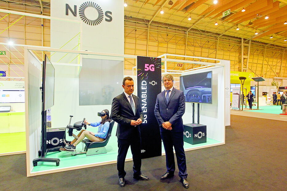 Manuel Ramalho Eanes e Luís Santo, da NOS, responsável do programa 5G, estrearam o primeiro teste real da tecnologia