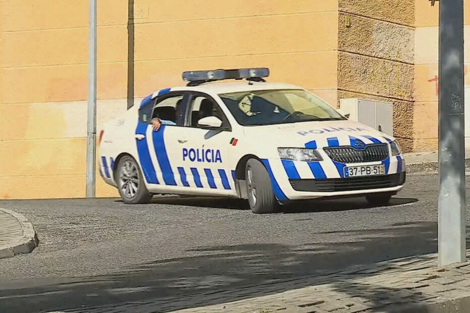 Estudante encontrado alcoolizado e em pijama na linha de comboio em Aveiro