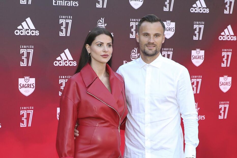 Haris Seferovic  fez-se acompanhar por Amina Basic