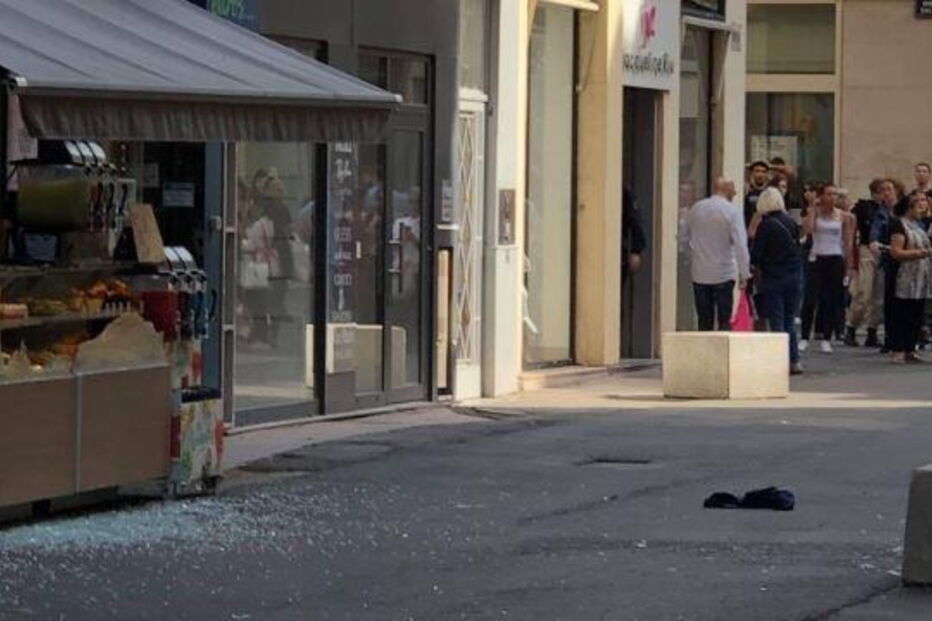 Explosão no centro de Lyon 