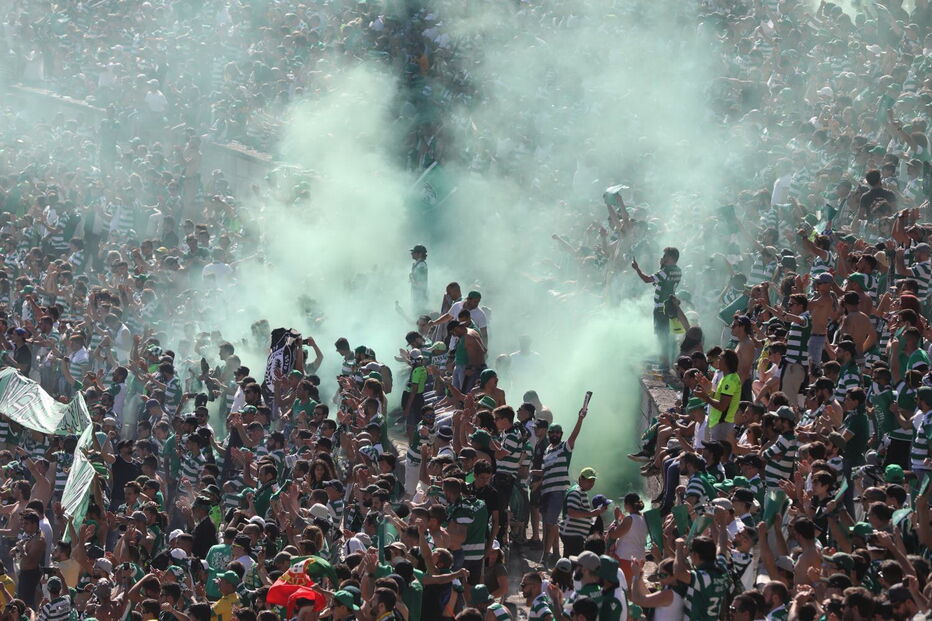 Adeptos do Sporting celebram vitória sofrida da Taça de Portugal 