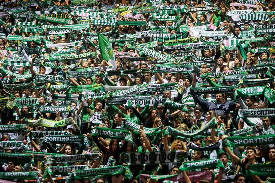 Adeptos celebram no Estádio de Alvalade