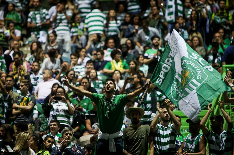 Adeptos celebram no Estádio de Alvalade