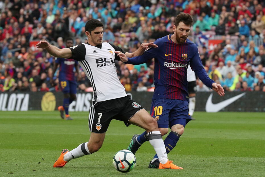 Valência, de Gonçalo Guedes, derrota Barcelona e conquista Taça do Rei em Espanha	