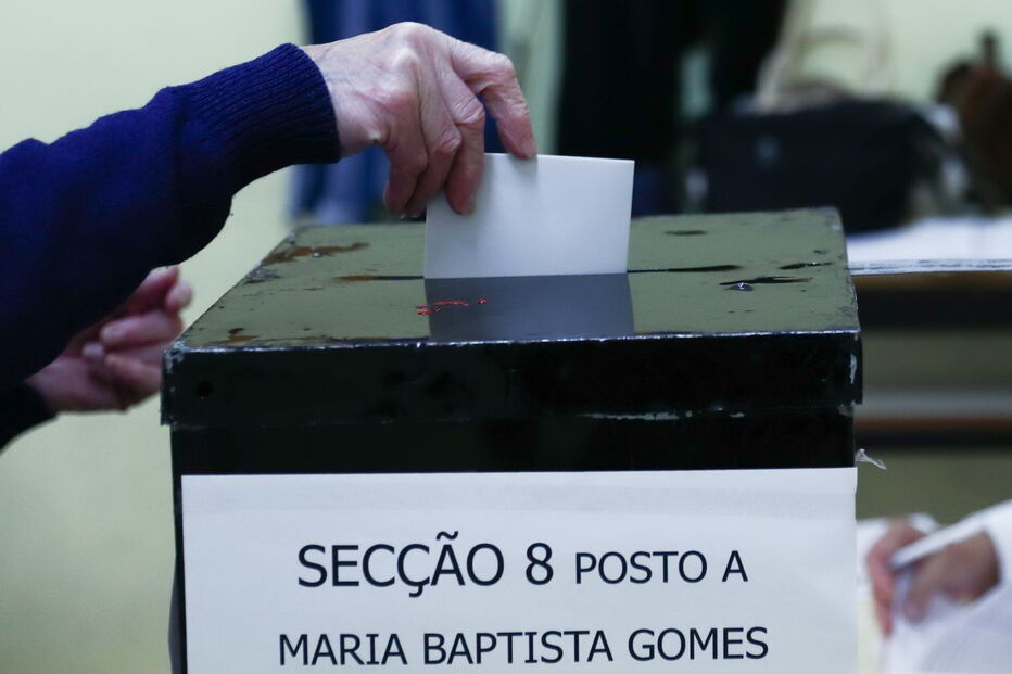 Afluência às urnas até ao meio dia foi inferior à registada em 2014