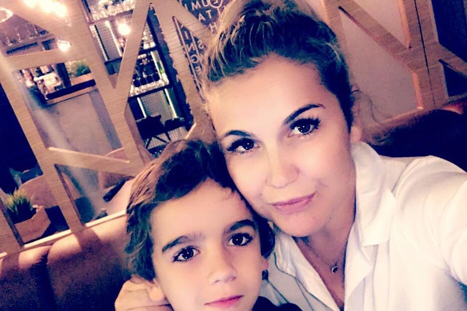 Katia Aveiro com o filho Dinis