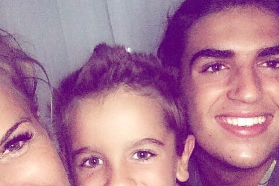 Katia Aveiro com os filhos