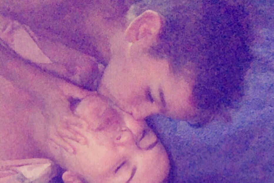 Katia Aveiro com os filhos