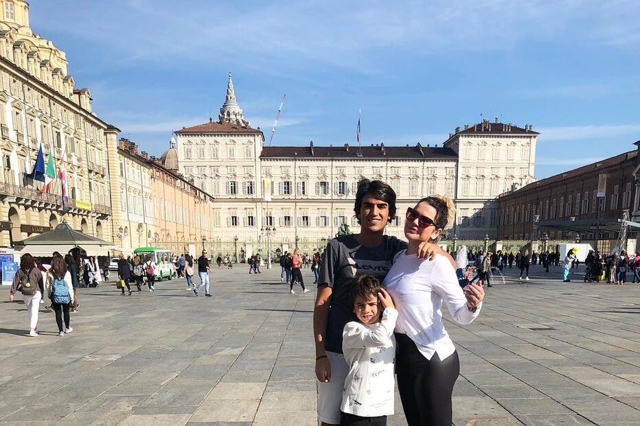 Katia Aveiro com os filhos