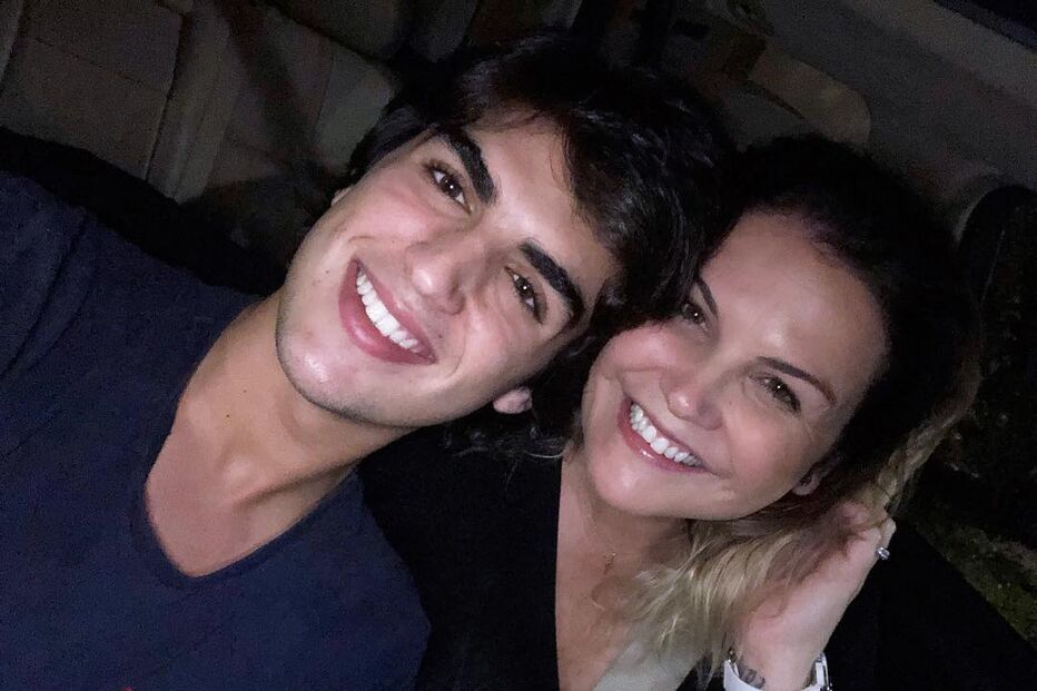 Katia Aveiro com os filhos