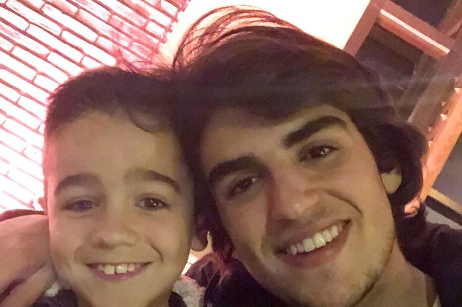 Katia Aveiro com os filhos