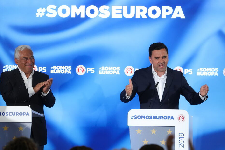 Pedro Marques e António Costa no discurso de vitória nas eleições