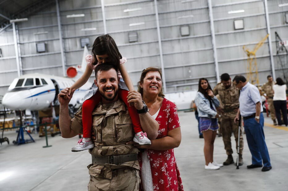 Militares portugueses regressam a casa depois de seis meses no Afeganistão