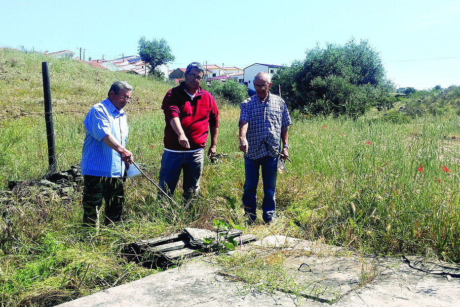 Habitantes da aldeia dizem que a estrutura foi construída no final dos anos 80 e nunca teve manutenção  