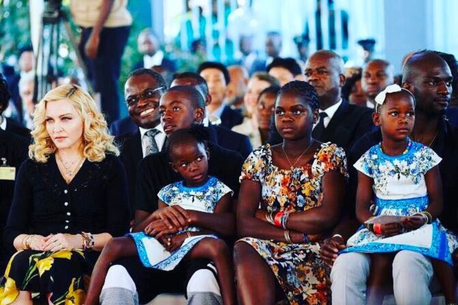 Madonna e os filhos.jpg