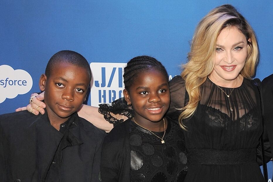 Madonna com David e Mercy.jpg