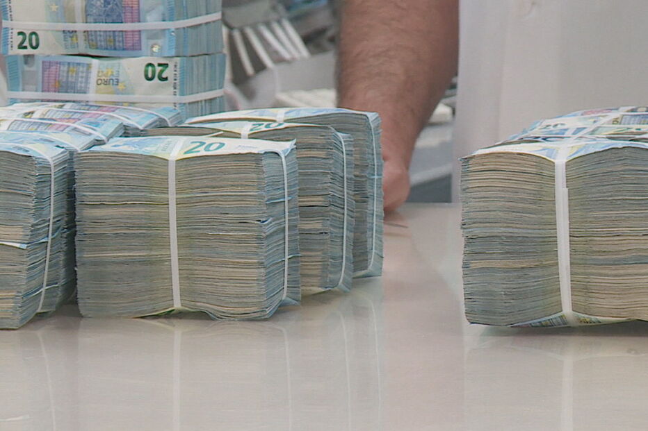 Pensões fazem subir despesa do Estado em 218 milhões de euros