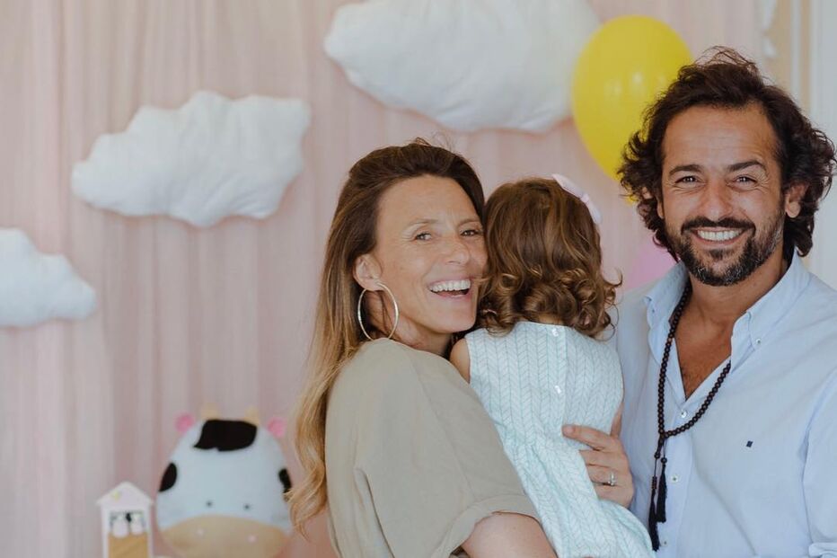 O casal com a filha Vitória.jpg