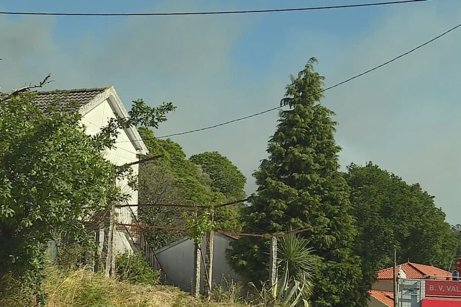 Incêndio florestal em Valença