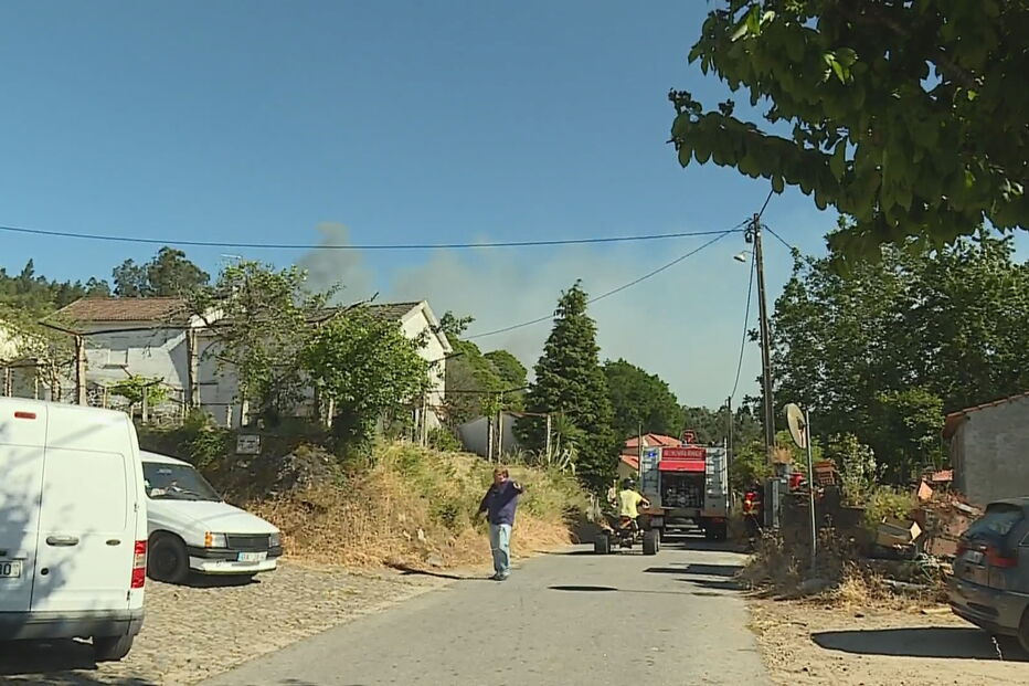 Incêndio florestal em Valença
