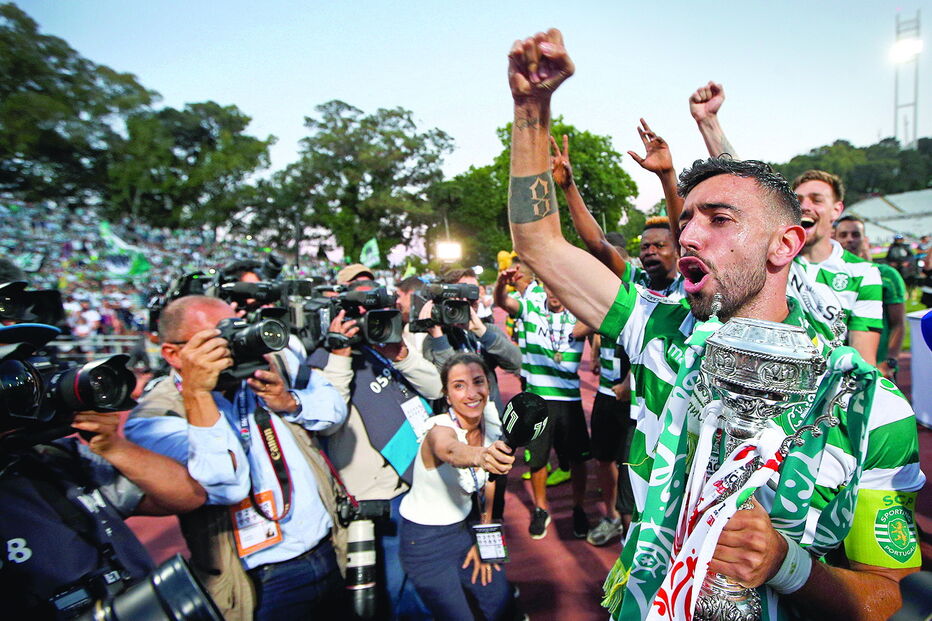 Bruno Fernandes depois de Sporting ganhar a Taça de Portugal