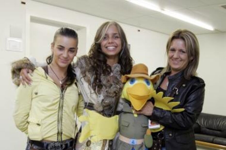 Luciana com a mãe e a irmã, Luíza