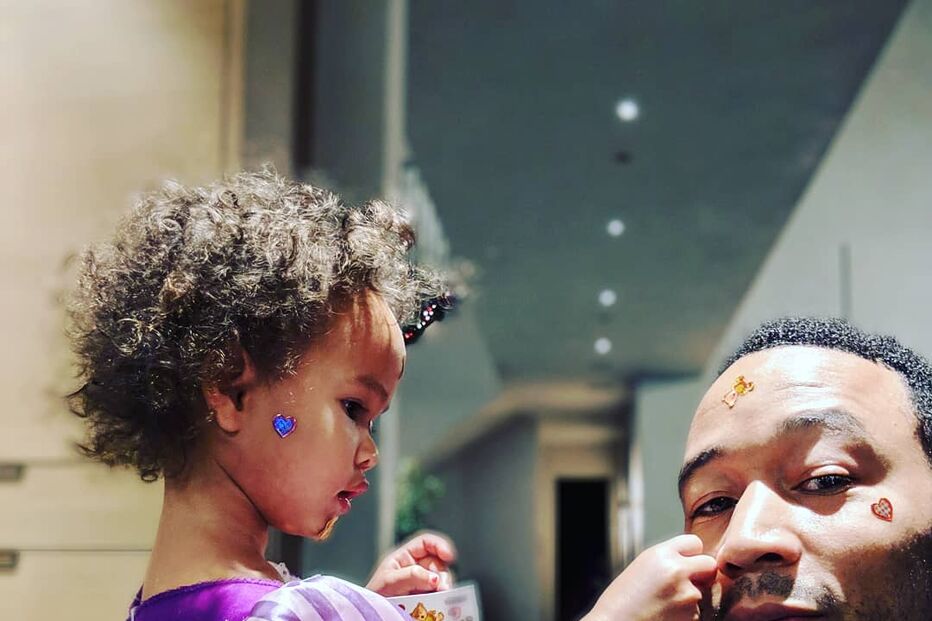 John Legend com a filha Luna