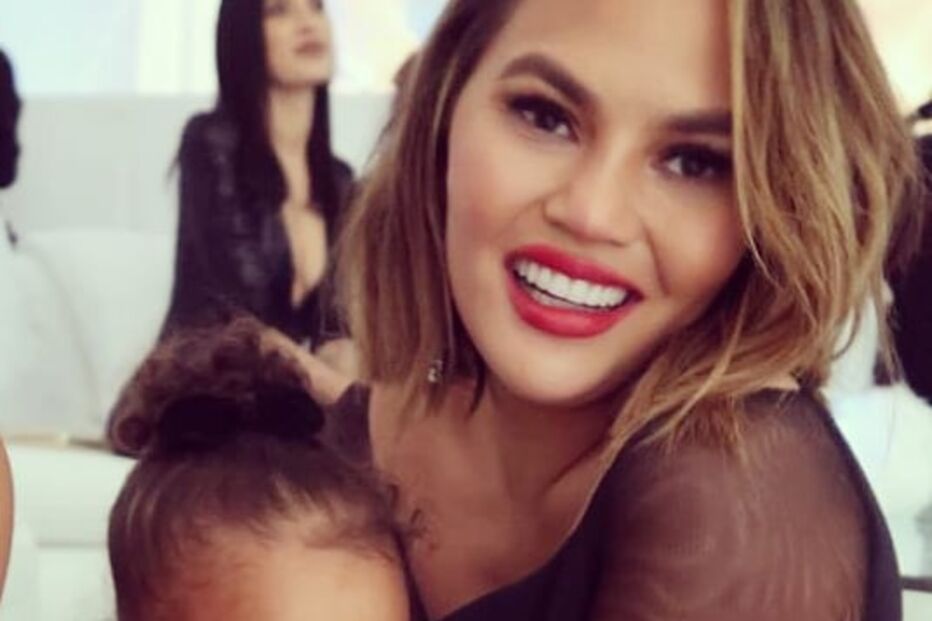 Chrissy Teigen  e Luna
