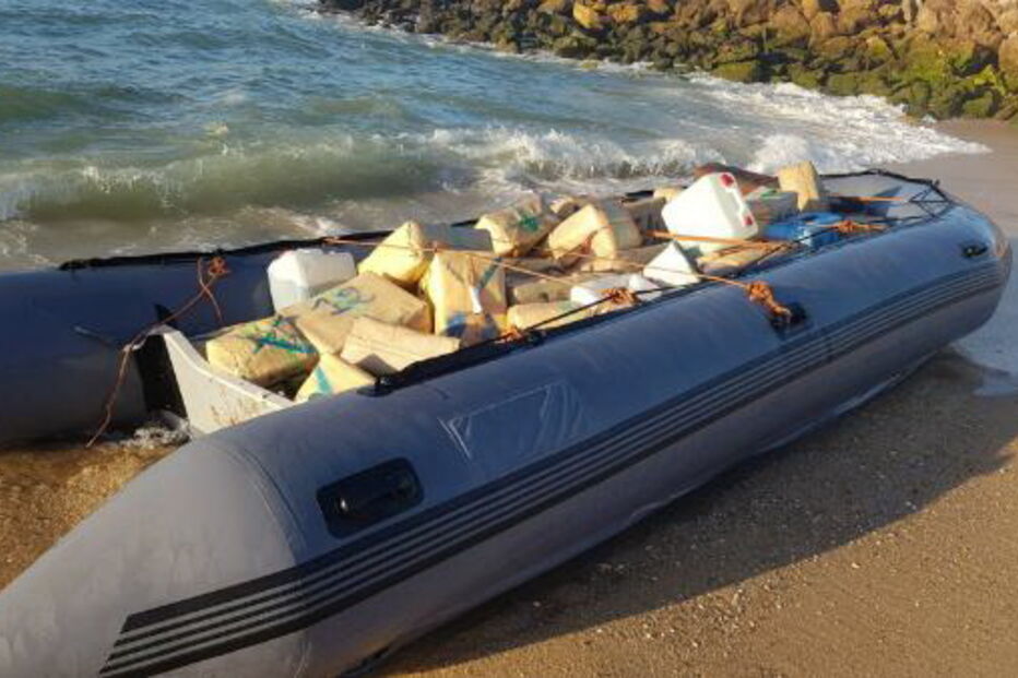Duas toneladas de haxixe abandonadas na ilha do Farol em Faro